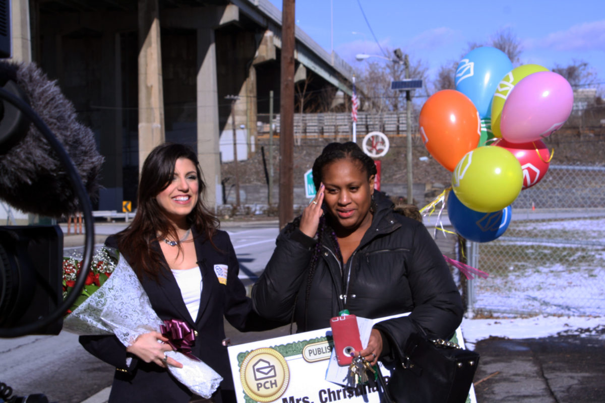 PCH Winner Gets A BIG CHECK Delivery In Jersey City From The PCH Prize Patrol!