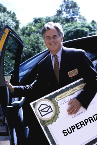 A Look Back At Some of Dave’s Most Memorable PCH Prize Patrol Deliveries!