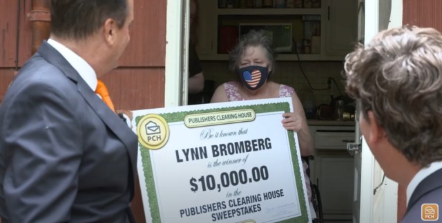 #WinnerWednesday: Lynn B. From Sag Harbor, New York Hoped She Wasn’t Dreaming After Being Handed A Big Check For $10,000